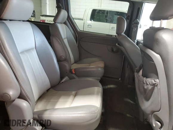 2004 Chrysler Town & Country Touring z VIN 2C4GP54L14R518481, wystawiony jako Copart lot #58425865 z przebiegiem 151 313 mil mil oraz Szkoda całkowita • Salvage title. Historia ofert i sprzedaży dostępna na DreamBid. Obrazek 11.