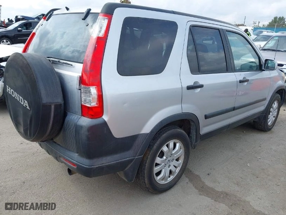 2005 Honda CR-V EX with VIN JHLRD78815C011936, listed as a IAAI auction lot 41935055 with 151,551 mi miles. Bid and sale history available at carsss.com. Image 4.