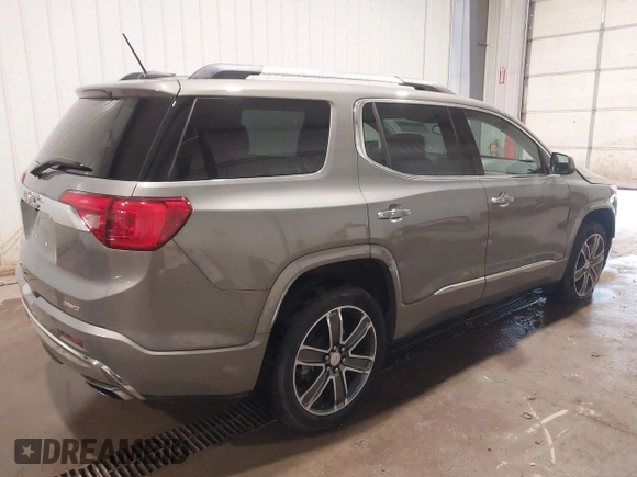 2019 GMC Acadia Denali with VIN 1GKKNXLS6KZ142226, listed as a IAAI auction lot 40453039 with 21,770 mi miles and . Bid and sale history available at carsss.com. Image 4.