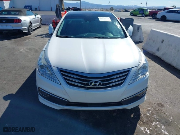 2017 Hyundai Azera Limited with VIN KMHFH4JG9HA579125, listed as a IAAI auction lot 41718120 with NaN miles. Bid and sale history available at carsss.com. Image 12.