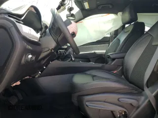 2024 Jeep Compass Latitude z VIN 3C4NJDBNXRT133089, wystawiony jako Copart lot #56872625 z przebiegiem 25 282 mil mil oraz Nie do naprawy • Non repairable. Historia ofert i sprzedaży dostępna na DreamBid. Obrazek 7.