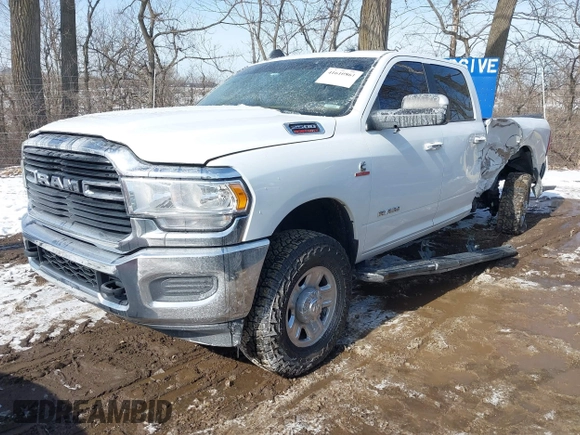 2019 Ram 2500 Big Horn with VIN 3C6UR5JL3KG537805, listed as a IAAI auction lot 41610861 with 207,343 mi miles. Bid and sale history available at carsss.com. Image 17.