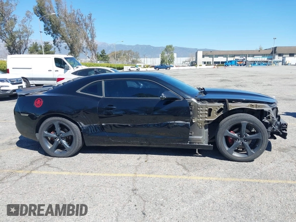 2013 Chevrolet Camaro LT z VIN 2G1FC1E30D9128690, wystawiony jako IAAI lot #41856470 z przebiegiem 139 573 mil mil oraz . Historia ofert i sprzedaży dostępna na DreamBid. Obrazek 14.