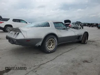 1978 Chevrolet Corvette z VIN 1Z87L8S414756, wystawiony jako Copart lot #57885225 z przebiegiem 32 203 mil mil oraz Czysty tytuł • Clean title. Historia ofert i sprzedaży dostępna na DreamBid. Obrazek 3.