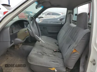 1994 Toyota Pickup DX with VIN JT4RN81P7R5177681, listed as a Copart auction lot 44344655 with 31,857 mi miles and Salvage title. Bid and sale history available at DreamBid. Image 7.