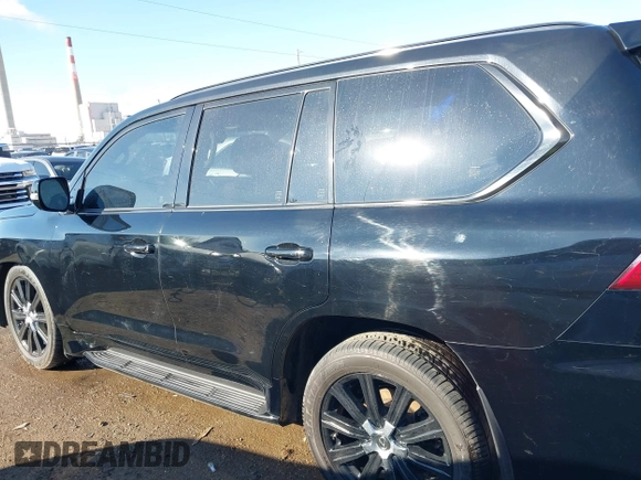 2020 Lexus LX with VIN JTJDY7AX8L4319302, listed as a IAAI auction lot 41818027 with 36,041 mi miles. Bid and sale history available at carsss.com. Image 14.