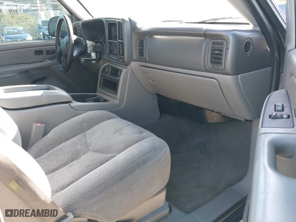 2005 Chevrolet Avalanche Z71 with VIN 3GNEK12Z65G207469, listed as a IAAI auction lot 41210152 with 297,282 mi miles. Bid and sale history available at carsss.com. Image 5.