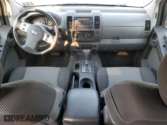 2005 Nissan Xterra SE z VIN 5N1AN08W55C613800, wystawiony jako Copart lot #75808284 z przebiegiem 135 127 mil mil oraz Szkoda całkowita • Salvage title. Historia ofert i sprzedaży dostępna na DreamBid. Obrazek 8.