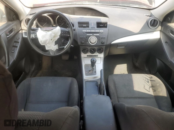 2011 Mazda 3 i Touring z VIN JM1BL1VF8B1473337, wystawiony jako Copart lot #56405565 z przebiegiem Nie podano mil oraz Szkoda całkowita • Salvage title. Historia ofert i sprzedaży dostępna na DreamBid. Obrazek 8.