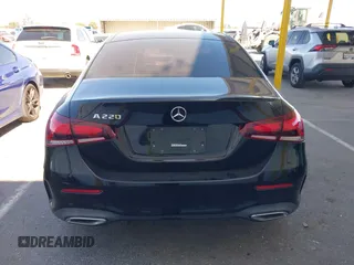 2022 Mercedes-Benz A 220 z VIN W1K3G4EB3NJ371168, wystawiony jako IAAI lot #41950285 z przebiegiem 95 288 mil mil oraz . Historia ofert i sprzedaży dostępna na DreamBid. Obrazek 17.