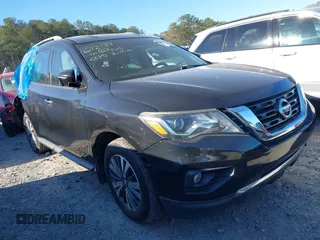 2017 Nissan Pathfinder S with VIN 5N1DR2MN8HC612137, listed as a IAAI auction lot 41617741 with 136,326 mi miles. Bid and sale history available at carsss.com. Image 1.
