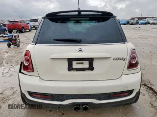 2011 MINI Hardtop S with VIN WMWSV3C53BTY15519, listed as a Copart auction lot 50960105 with 117,612 mi miles and Clean Title. Bid and sale history available at DreamBid. Image 6.