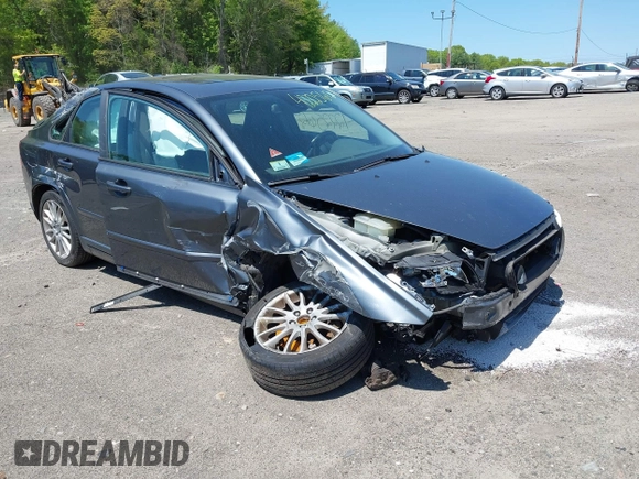 2010 Volvo S40 с VIN YV1390MS2A2489564, выставлен на аукционе IAAI как лот 42225612 с пробегом 146 491 миль миль и . История ставок и продаж доступна на DreamBid. Изображение 1.