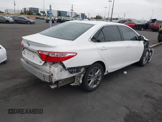 2015 Toyota Camry XLE with VIN 4T1BF1FK0FU094206, listed as a IAAI auction lot 42071968 with 110,165 mi miles. Bid and sale history available at carsss.com. Image 4.