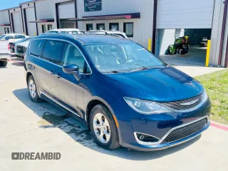 2017 Chrysler Pacifica Touring L Plus z VIN 2C4RC1EG2HR811746, wystawiony jako Copart lot #60515725 z przebiegiem 144 000 mil mil oraz Czysty tytuł • Clean title. Historia ofert i sprzedaży dostępna na DreamBid. Obrazek 1.