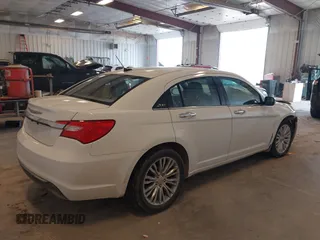 2013 Chrysler 200 Limited with VIN 1C3CCBCG0DN507468, listed as a IAAI auction lot 42001890 with 89,935 mi miles and . Bid and sale history available at DreamBid. Image 4.