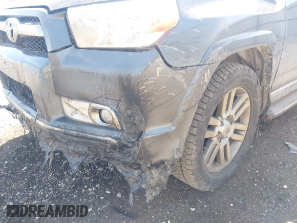 2011 Toyota 4Runner Trail z VIN JTEBU5JR2B5038483, wystawiony jako IAAI lot #42229355 z przebiegiem 207 245 mil mil oraz . Historia ofert i sprzedaży dostępna na DreamBid. Obrazek 16.