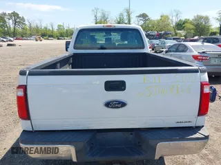 2015 Ford F-250 XLT z VIN 1FT7X2A6XFEB14897, wystawiony jako IAAI lot #42218738 z przebiegiem Nie podano mil oraz . Historia ofert i sprzedaży dostępna na DreamBid. Obrazek 15.