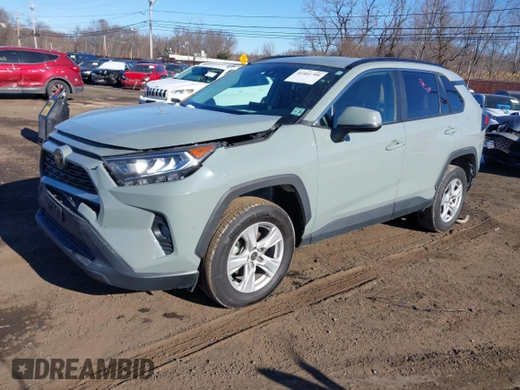 2021 Toyota RAV4 XLE with VIN 2T3W1RFV8MW152785, listed as a IAAI auction lot 41401709 with 55,069 mi miles. Bid and sale history available at carsss.com. Image 2.