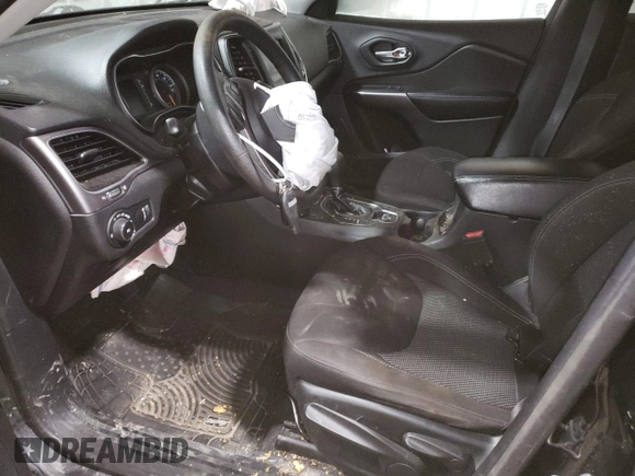 2019 Jeep Cherokee Latitude with VIN 1C4PJMCB5KD375555, listed as a Copart auction lot 47812655 with 77,106 mi miles and Salvage Title. Bid and sale history available at carsss.com. Image 7.