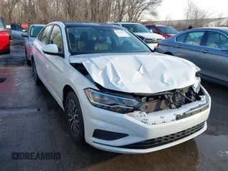 2020 Volkswagen Jetta S z VIN 3VWC57BU1LM104373, wystawiony jako IAAI lot #41758572 z przebiegiem 48 655 mil mil oraz . Historia ofert i sprzedaży dostępna na DreamBid. Obrazek 1.