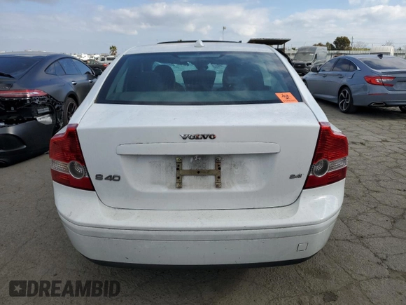 2007 Volvo S40 2.4L with VIN YV1MS382472316321, listed as a Copart auction lot 43195895 with 242,297 mi miles and Salvage Title. Bid and sale history available at carsss.com. Image 6.