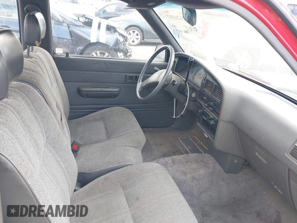 1989 Toyota Pickup DLX with VIN JT4RN93P8K0004371, listed as a IAAI auction lot 42126597 with 180,609 mi miles and . Bid and sale history available at DreamBid. Image 5.