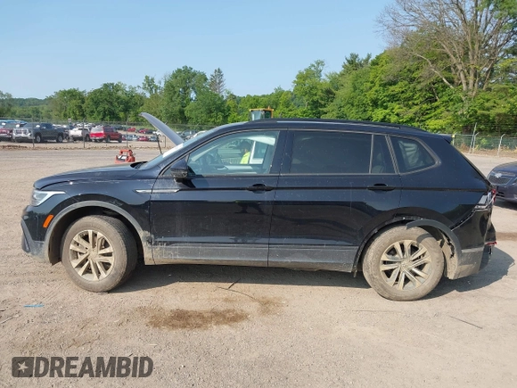2024 Volkswagen Tiguan S с VIN 3VVFB7AX0RM048747, выставлен на аукционе IAAI как лот 42392509 с пробегом 9 130 миль миль и . История ставок и продаж доступна на DreamBid. Изображение 14.