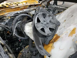 2022 Toyota Corolla Cross XLE with VIN 7MUDAABG1NV040838, listed as a Copart auction lot 43381005 with Not provided miles and Salvage title. Bid and sale history available at DreamBid. Image 8.