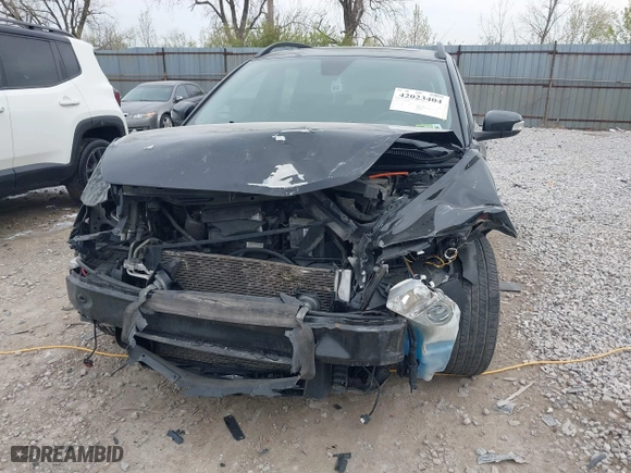 2008 Volvo V50 2.4L with VIN YV1MW382282379746, listed as a IAAI auction lot 42023404 with 182,247 mi miles. Bid and sale history available at carsss.com. Image 6.