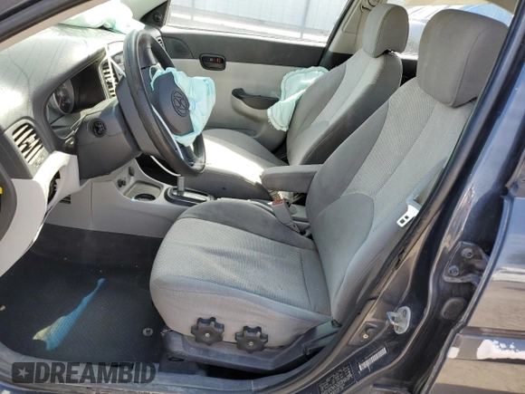 2008 Hyundai Accent GLS with VIN KMHCN46C98U243362, listed as a Copart auction lot 53572565 with 192,980 mi miles and Salvage title. Bid and sale history available at DreamBid. Image 7.