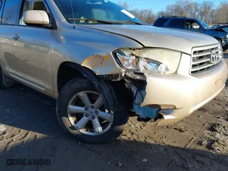 2009 Toyota Highlander with VIN JTEDS41A692084543, listed as a IAAI auction lot 41208295 with 203,620 mi miles. Bid and sale history available at carsss.com. Image 6.