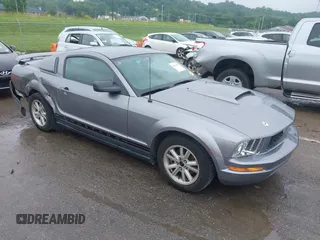 2006 Ford Mustang Standard with VIN 1ZVFT80NX65186344, listed as a IAAI auction lot 42426410 with 100,465 mi miles and . Bid and sale history available at DreamBid. Image 1.