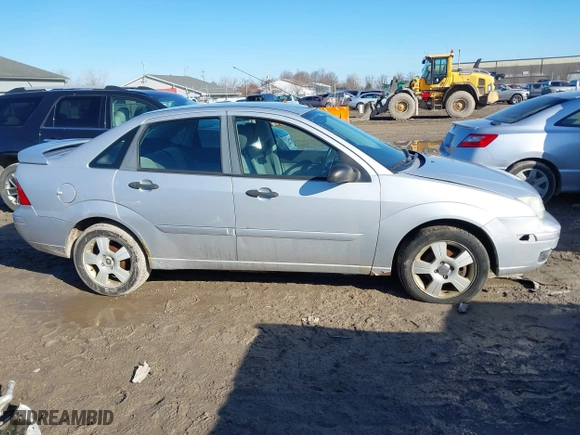 2007 Ford Focus S with VIN 1FAHP34N87W204936, listed as a IAAI auction lot 41755544 with 185,030 mi miles. Bid and sale history available at carsss.com. Image 13.