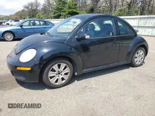 2008 Volkswagen Beetle S z VIN 3VWPW31C48M501065, wystawiony jako Copart lot #63899745 z przebiegiem 108 118 mil mil oraz Czysty tytuł • Clean title. Historia ofert i sprzedaży dostępna na DreamBid. Obrazek 1.