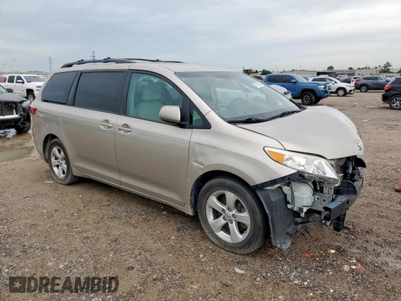 2016 Toyota Sienna LE AAS z VIN 5TDKK3DC4GS708297, wystawiony jako Copart lot #60711545 z przebiegiem 106 393 mil mil oraz Szkoda całkowita • Salvage title. Historia ofert i sprzedaży dostępna na DreamBid. Obrazek 4.