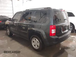 2015 Jeep Patriot Altitude z VIN 1C4NJPBA0FD285379, wystawiony jako IAAI lot #42139132 z przebiegiem 143 107 mil mil oraz . Historia ofert i sprzedaży dostępna na DreamBid. Obrazek 3.