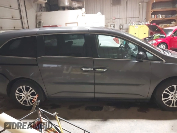 2013 Honda Odyssey EX-L с VIN 5FNRL5H63DB015989, выставлен на аукционе IAAI как лот 41832421 с пробегом 153 240 миль миль и . История ставок и продаж доступна на DreamBid. Изображение 13.