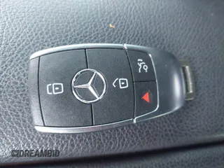 2021 Mercedes-Benz GLE 450 z VIN 4JGFB5KB1MA398430, wystawiony jako IAAI lot #42606317 z przebiegiem 58 584 mil mil oraz . Historia ofert i sprzedaży dostępna na DreamBid. Obrazek 11.