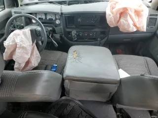 2008 Dodge 1500 SLT z VIN 1D7HA18NX8J132670, wystawiony jako Copart lot #55802445 z przebiegiem Nie podano mil oraz Szkoda całkowita • Salvage title. Historia ofert i sprzedaży dostępna na DreamBid. Obrazek 8.