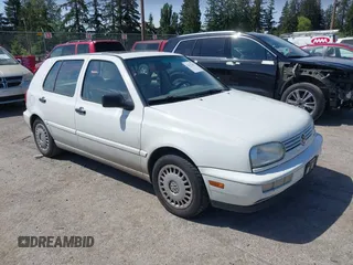 1998 Volkswagen Golf z VIN 3VWFB81H0WM245150, wystawiony jako IAAI lot #42333395 z przebiegiem 184 410 mil mil oraz . Historia ofert i sprzedaży dostępna na DreamBid. Obrazek 1.