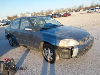 1998 Honda Civic EX with VIN 2HGEJ8544WH611085, listed as a IAAI auction lot 41727644 with 172,342 mi miles. Bid and sale history available at carsss.com. Image 1.