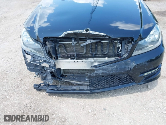 2013 Mercedes-Benz C 300 Sport с VIN WDDGF8AB0DA804722, выставлен на аукционе IAAI как лот 42546948 с пробегом 153 731 миль миль и . История ставок и продаж доступна на DreamBid. Изображение 6.