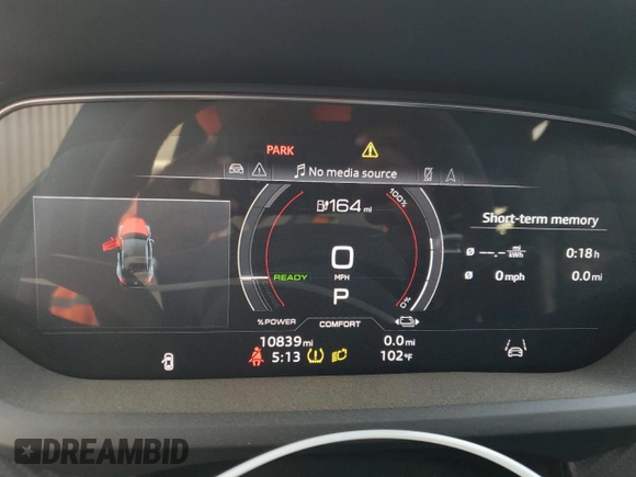 2022 Audi RS e-tron GT z VIN WAUAHBFWXN7900677, wystawiony jako Copart lot #72972794 z przebiegiem 10 839 mil mil oraz Szkoda całkowita • Salvage title. Historia ofert i sprzedaży dostępna na DreamBid. Obrazek 9.