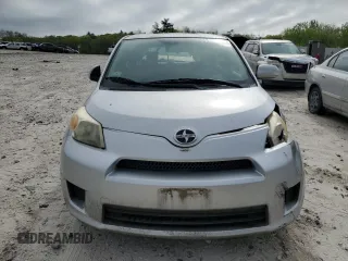 2008 Scion xD z VIN JTKKU10428J010582, wystawiony jako Copart lot #56474505 z przebiegiem 124 005 mil mil oraz Tytuł czysty. Historia ofert i sprzedaży dostępna na DreamBid. Obrazek 5.