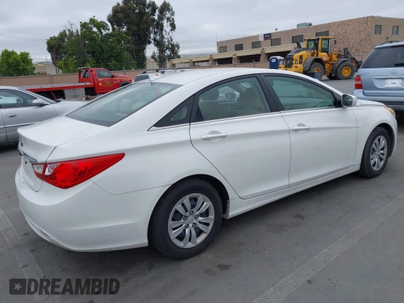 2013 Hyundai Sonata GLS z VIN 5NPEB4AC9DH518780, wystawiony jako IAAI lot #42370113 z przebiegiem 155 928 mil mil oraz . Historia ofert i sprzedaży dostępna na DreamBid. Obrazek 4.
