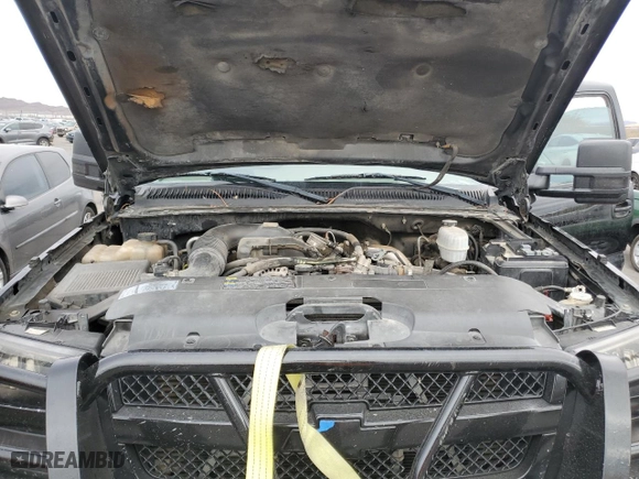 2004 Chevrolet Silverado 3500 SRW with VIN 1GCHK33254F235928, listed as a Copart auction lot 82113074 with NaN miles and Salvage Title. Bid and sale history available at carsss.com. Image 11.