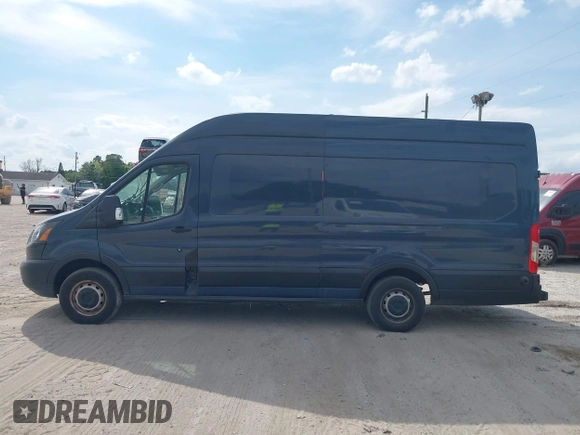 2019 Ford Transit z VIN 1FTYR3XM5KKB13744, wystawiony jako IAAI lot #41768047 z przebiegiem 106 212 mil mil oraz . Historia ofert i sprzedaży dostępna na DreamBid. Obrazek 14.