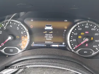 2017 Jeep Renegade Limited z VIN ZACCJBDB7HPF32725, wystawiony jako IAAI lot #41942878 z przebiegiem 65 563 mil mil oraz . Historia ofert i sprzedaży dostępna na DreamBid. Obrazek 7.