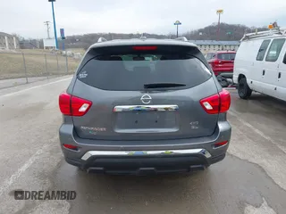 2019 Nissan Pathfinder S z VIN 5N1DR2MM7KC593207, wystawiony jako IAAI lot #41639401 z przebiegiem 71 494 mil mil oraz . Historia ofert i sprzedaży dostępna na DreamBid. Obrazek 16.